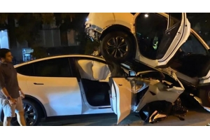 特斯拉Model Y追尾SUV，驾驶员：自动驾驶惹的祸！